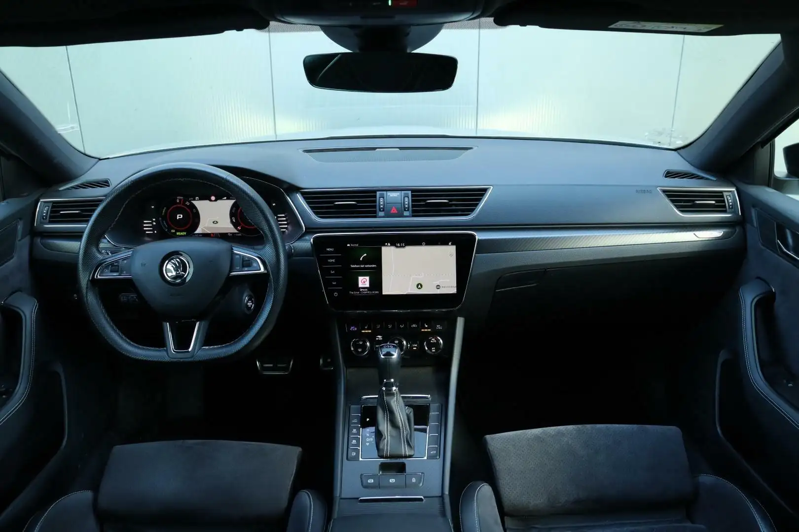 Skoda Superb Combi iV / 218 PK / DSG / Sportline / Black Editio Silber - 2