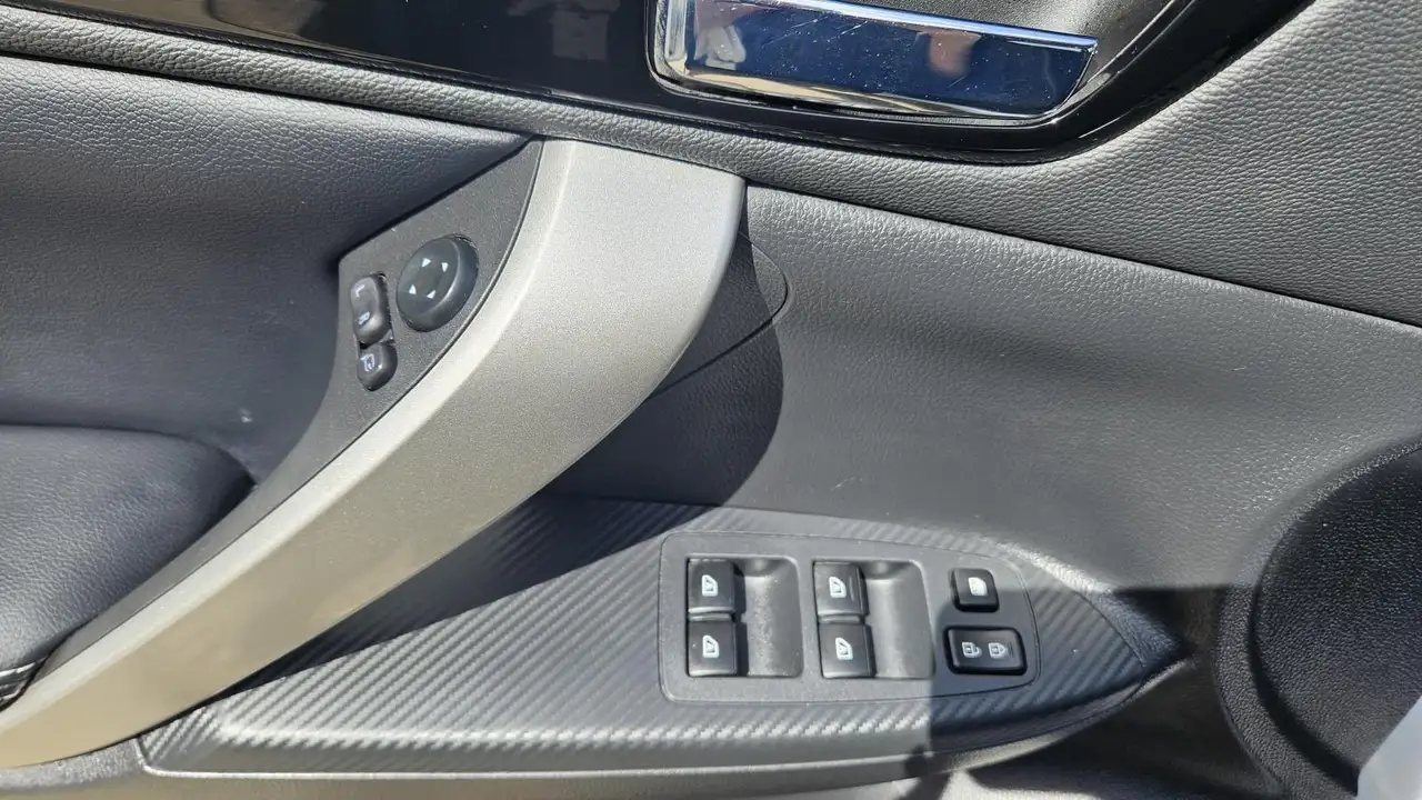 Mitsubishi Eclipse Cross снимка Mitsubishi Eclipse Cross