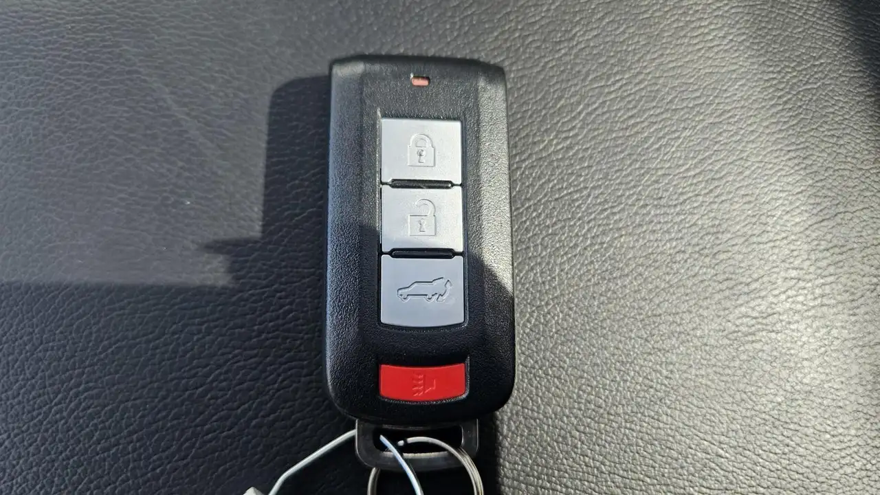 Mitsubishi Eclipse Cross снимка Mitsubishi Eclipse Cross