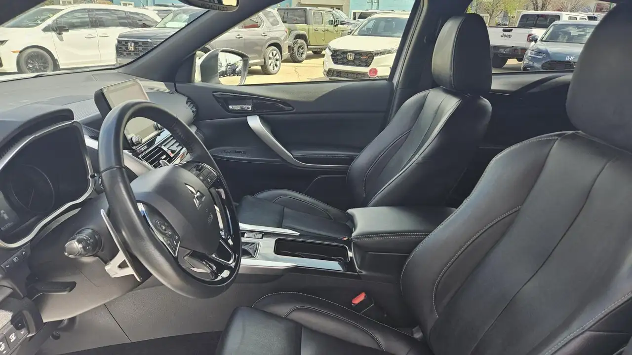 Mitsubishi Eclipse Cross снимка Mitsubishi Eclipse Cross