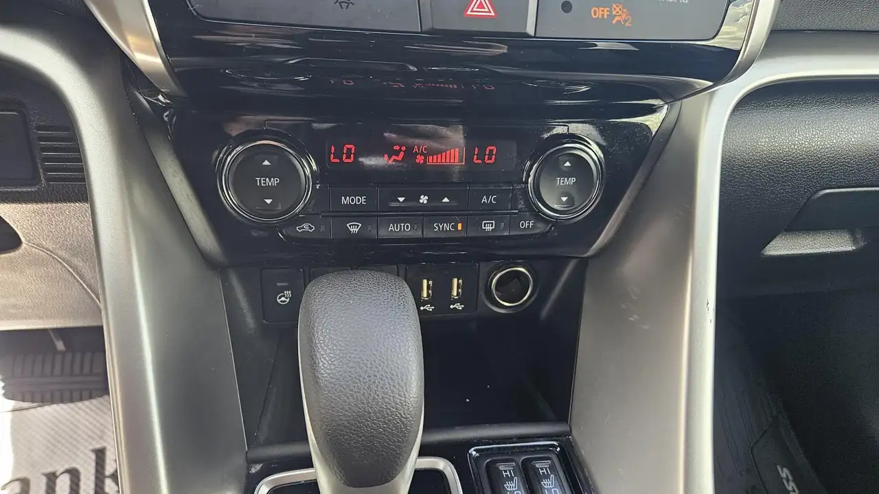 Mitsubishi Eclipse Cross снимка Mitsubishi Eclipse Cross