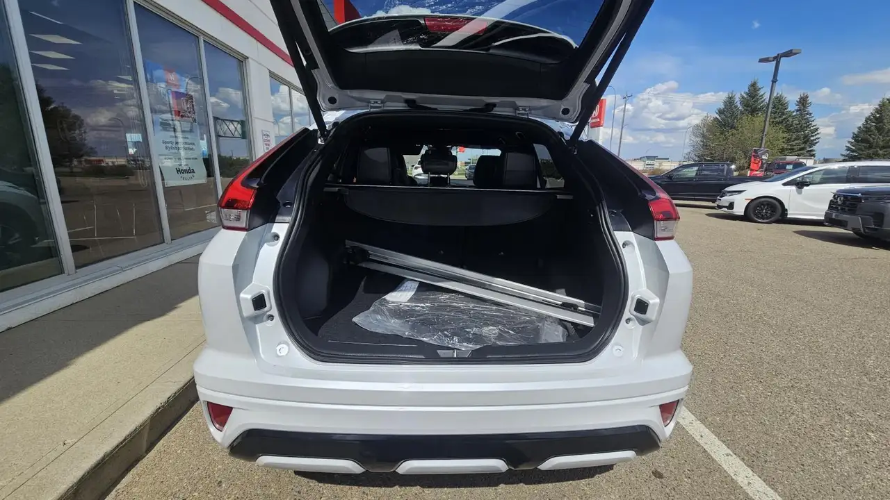 Mitsubishi Eclipse Cross снимка Mitsubishi Eclipse Cross