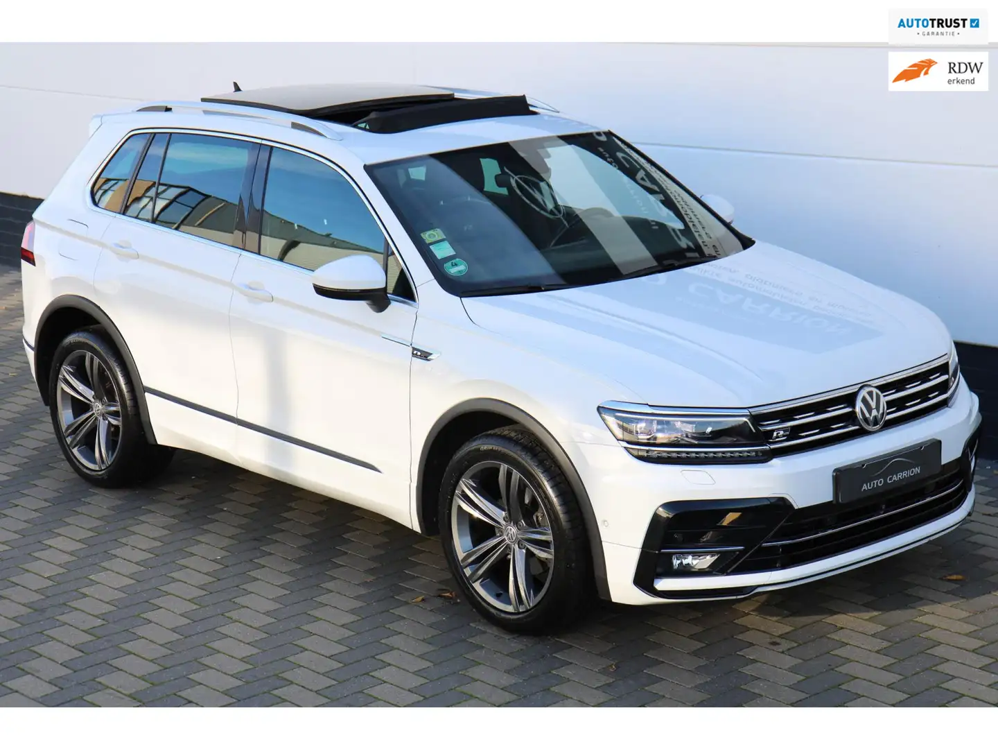 Volkswagen Tiguan 1.4 TSI 4Motion R-Line Pano LED Leder !! Wit - 1