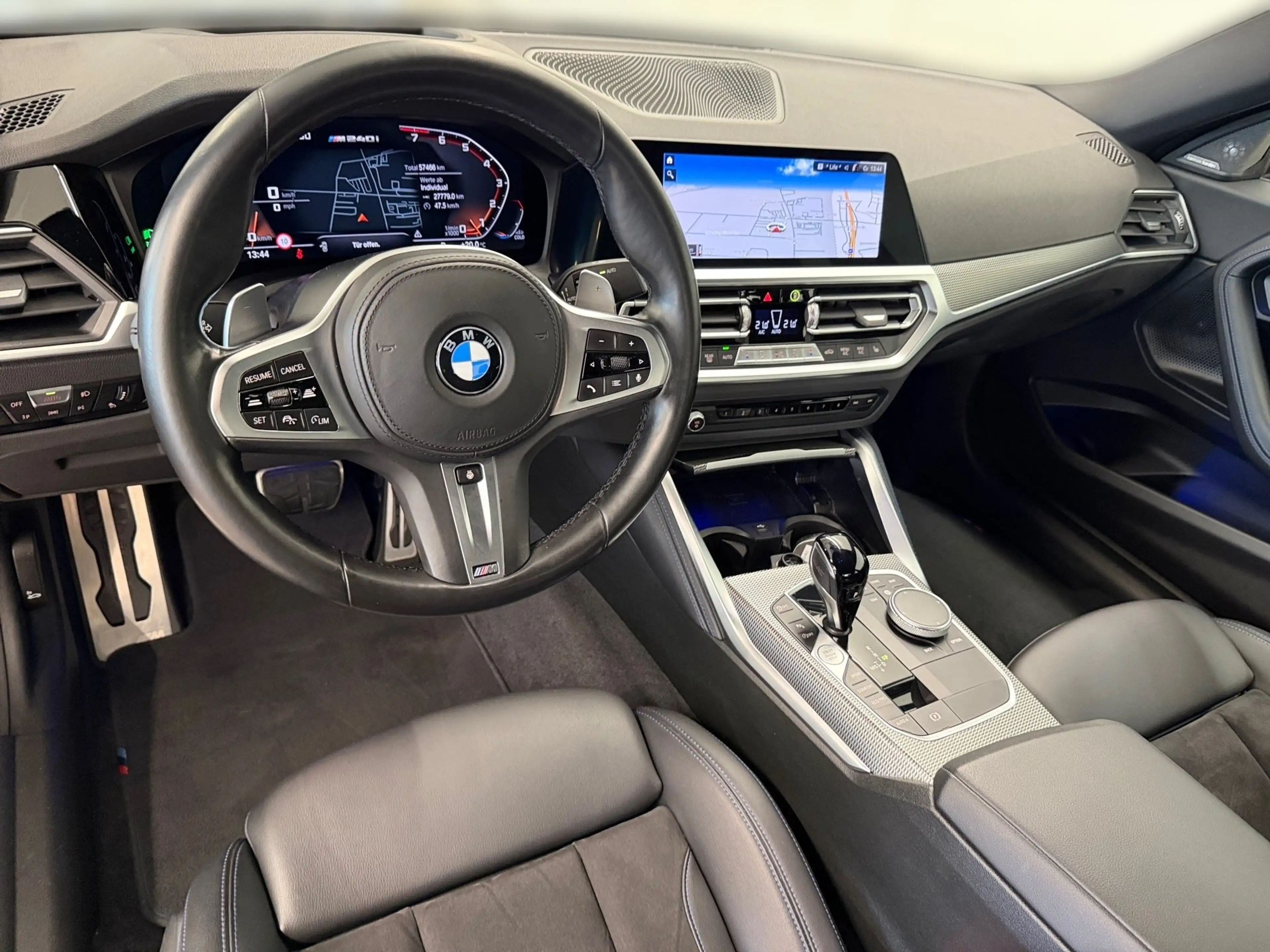 BMW 240 M240i xDrive — photo 8