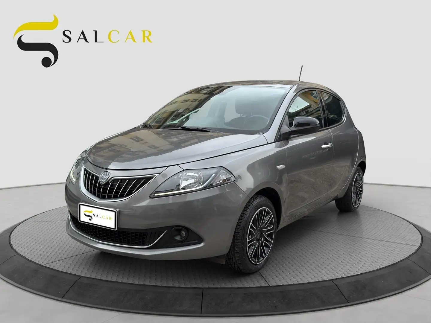 Lancia Ypsilon 1.0 firefly 70cv hybrid Gold 2023 Grigio - 1