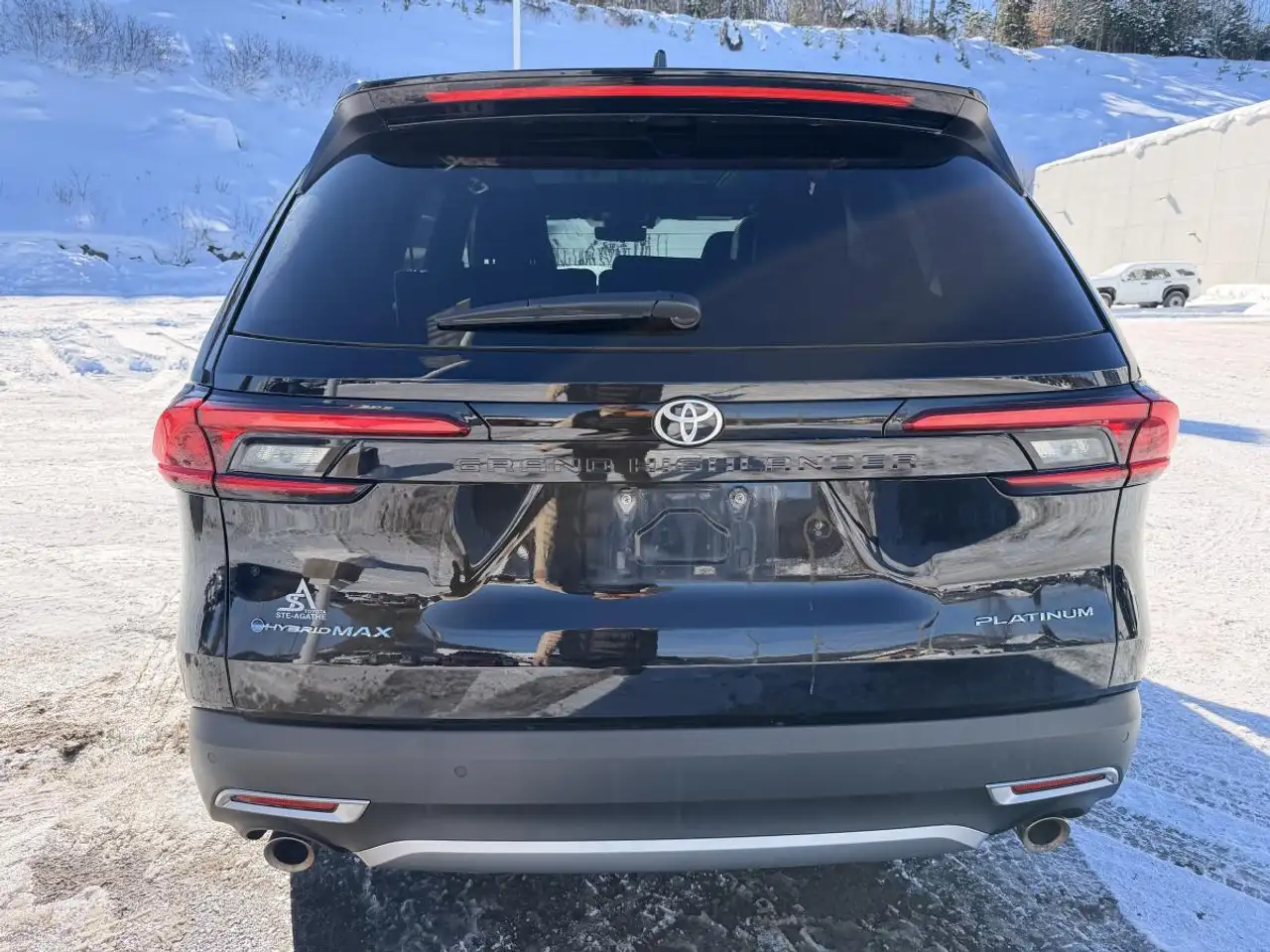 Toyota Grand Highlander снимка Toyota Grand Highlander