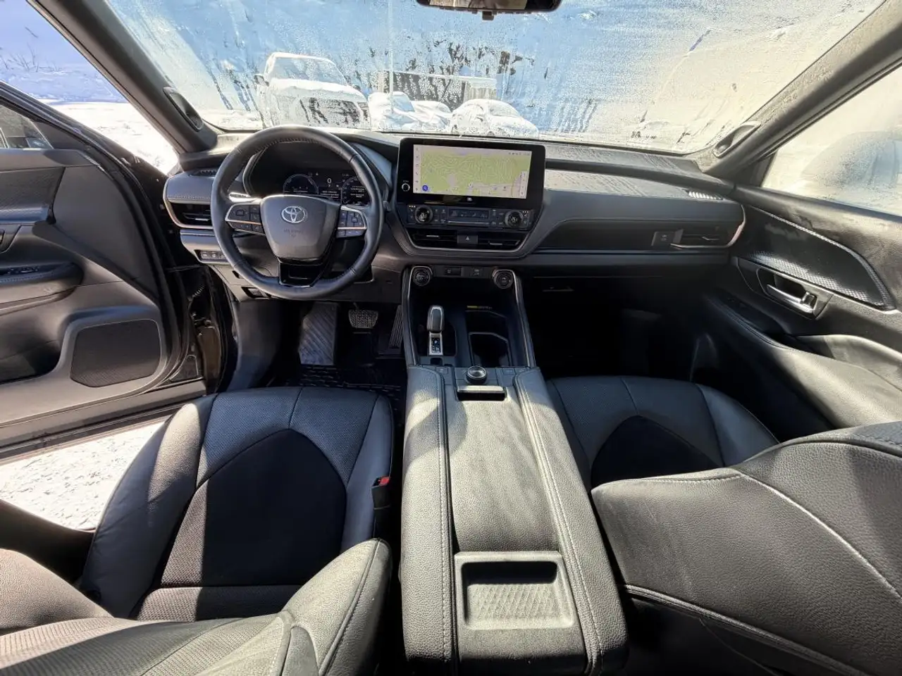 Toyota Grand Highlander снимка Toyota Grand Highlander