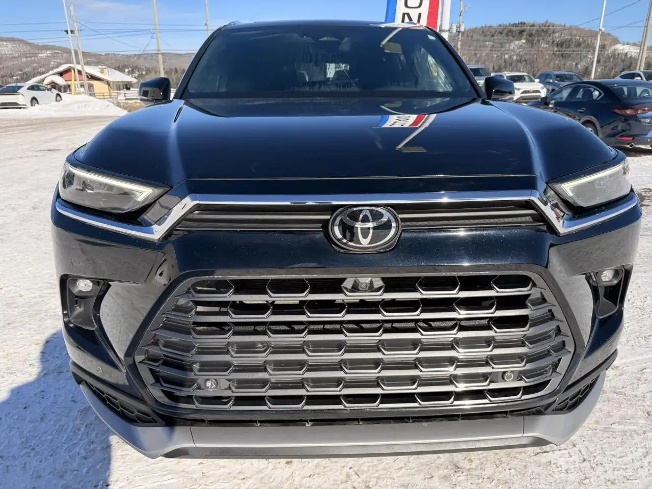 Toyota Grand Highlander снимка Toyota Grand Highlander