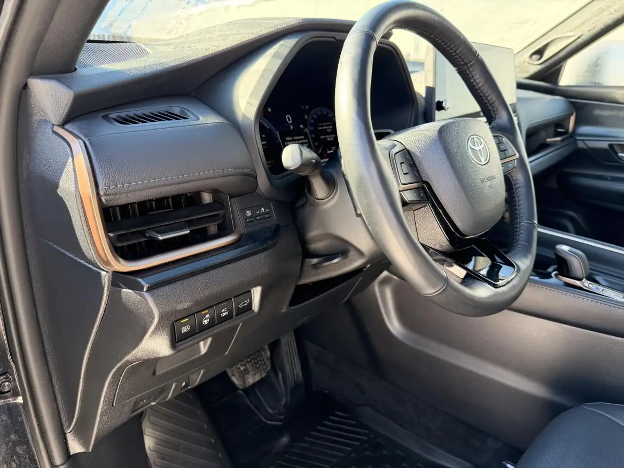 Toyota Grand Highlander снимка Toyota Grand Highlander