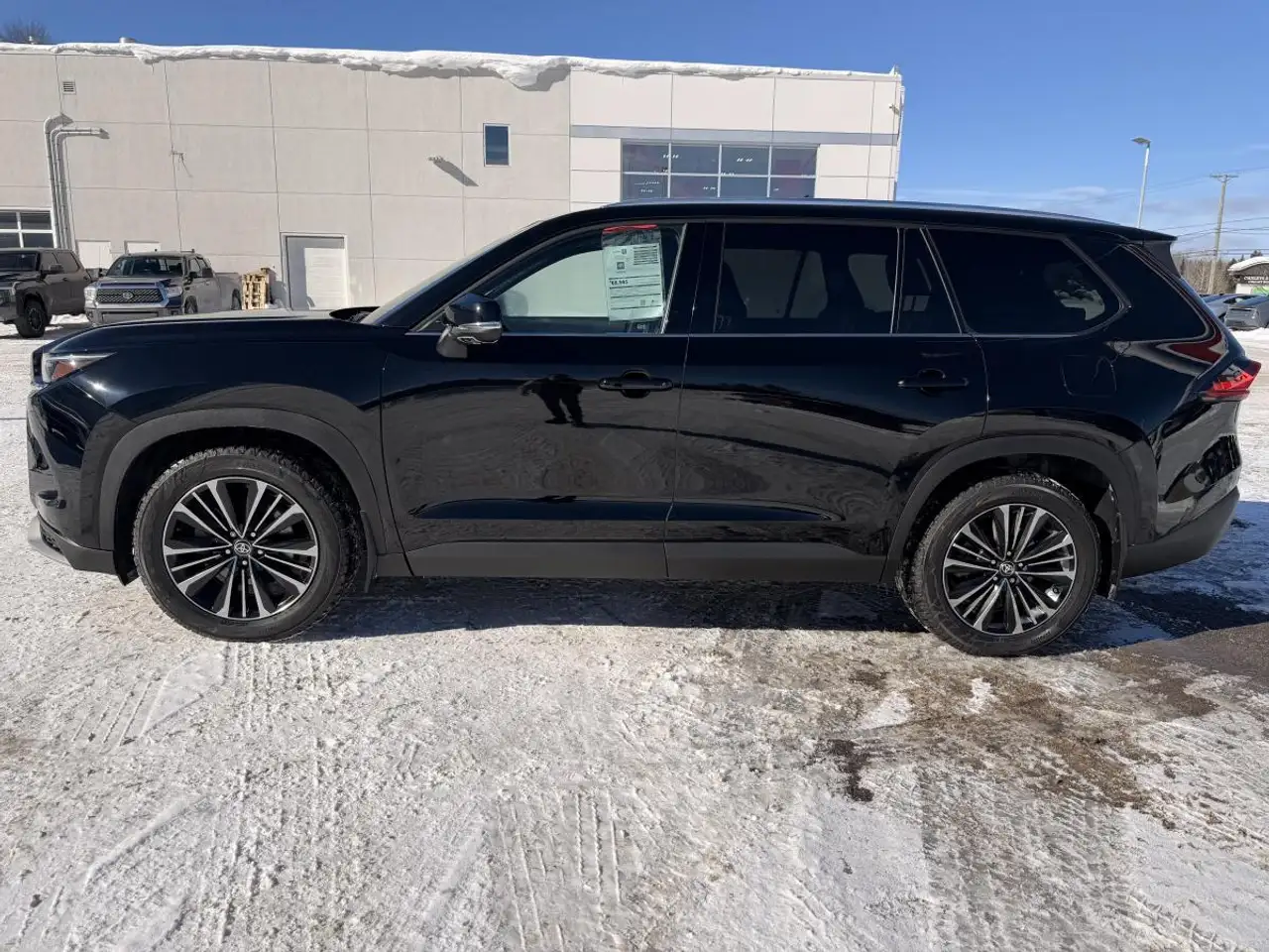 Toyota Grand Highlander снимка Toyota Grand Highlander