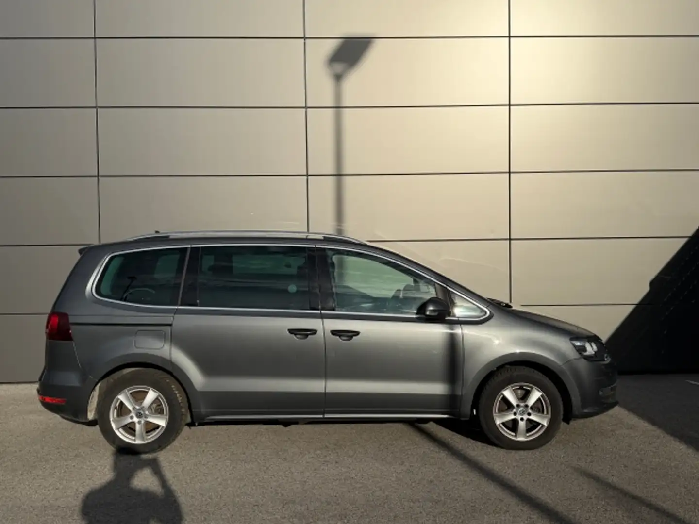 Volkswagen Sharan BMT SCR 2,0 Tdi Business Grau - 1