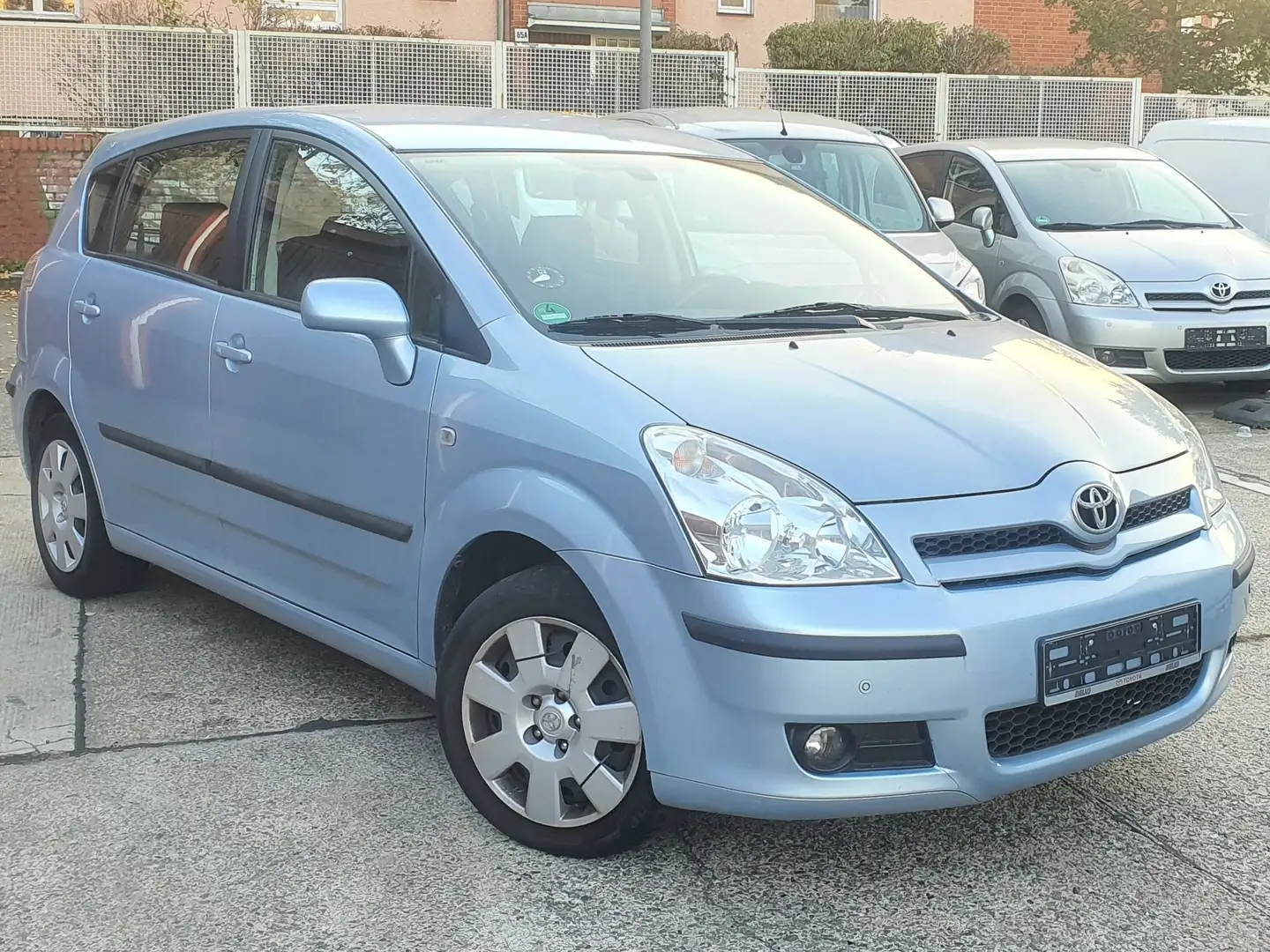 Toyota Corolla Verso Verso 1,8 VVTi Automatik "Sol" 7-Sitze Blau - 1