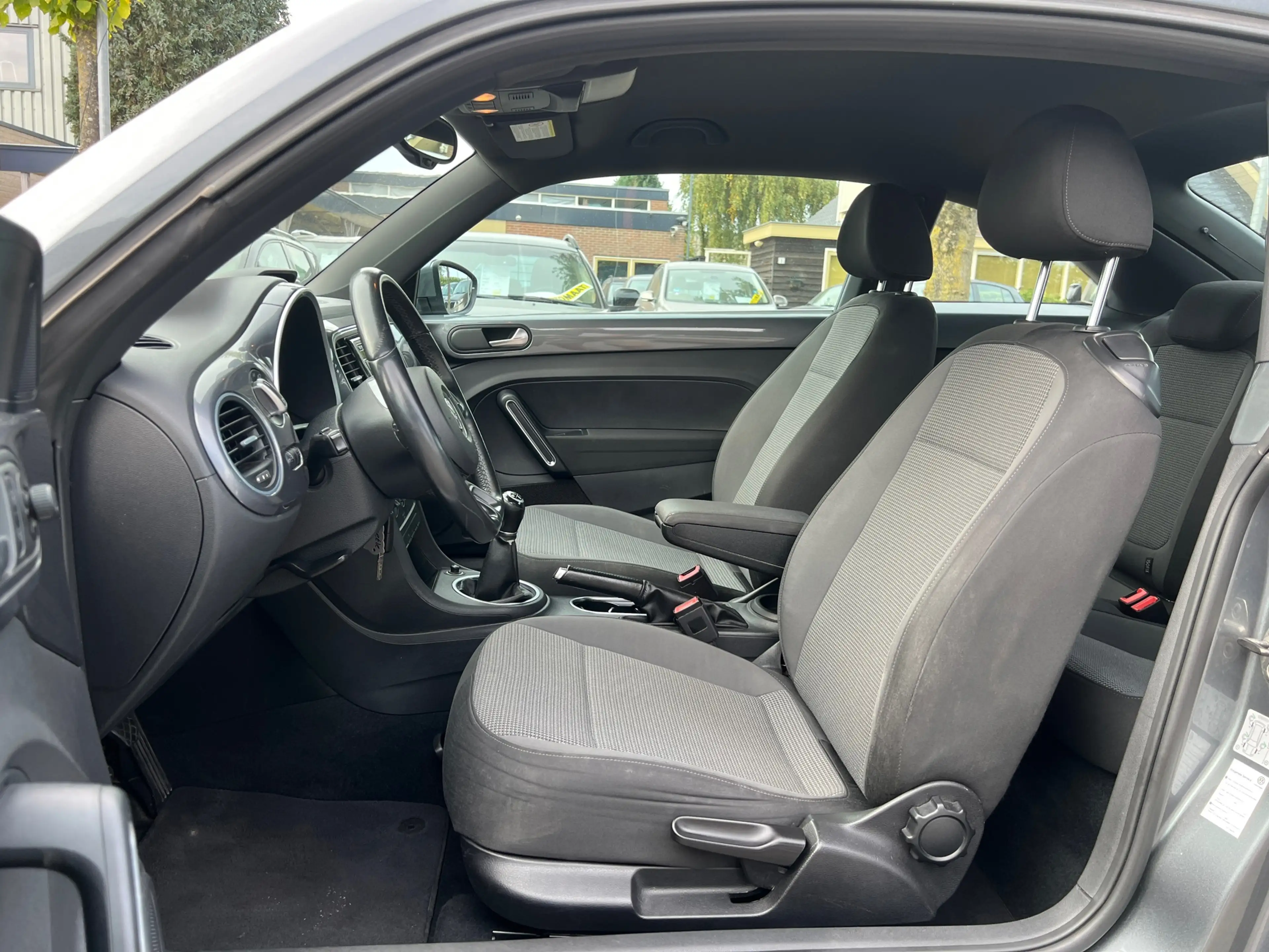 Volkswagen Beetle 1.2TSI *Navi|PDC| Nette Auto — photo 9