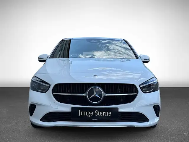 Mercedes-Benz B Class view 4