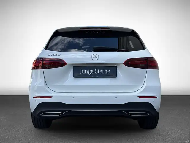 Mercedes-Benz B Class view 5