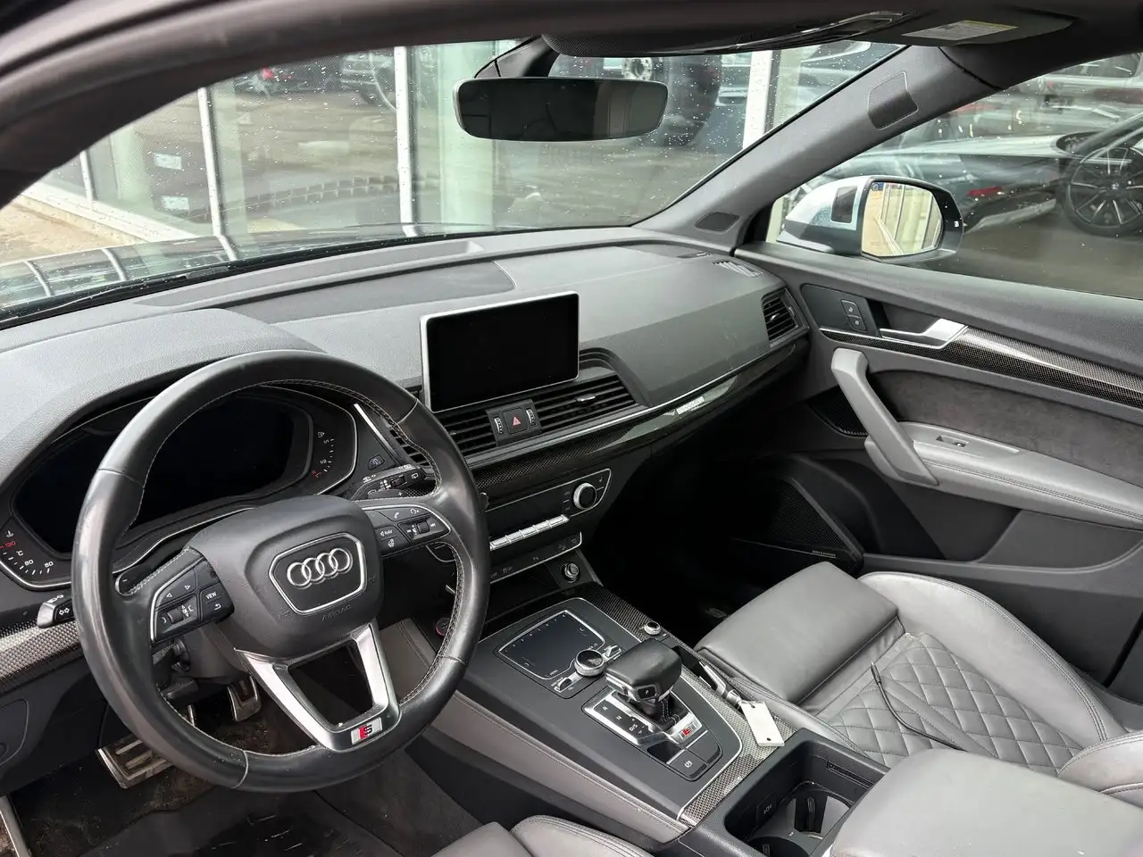 Audi SQ5 снимка Audi SQ5