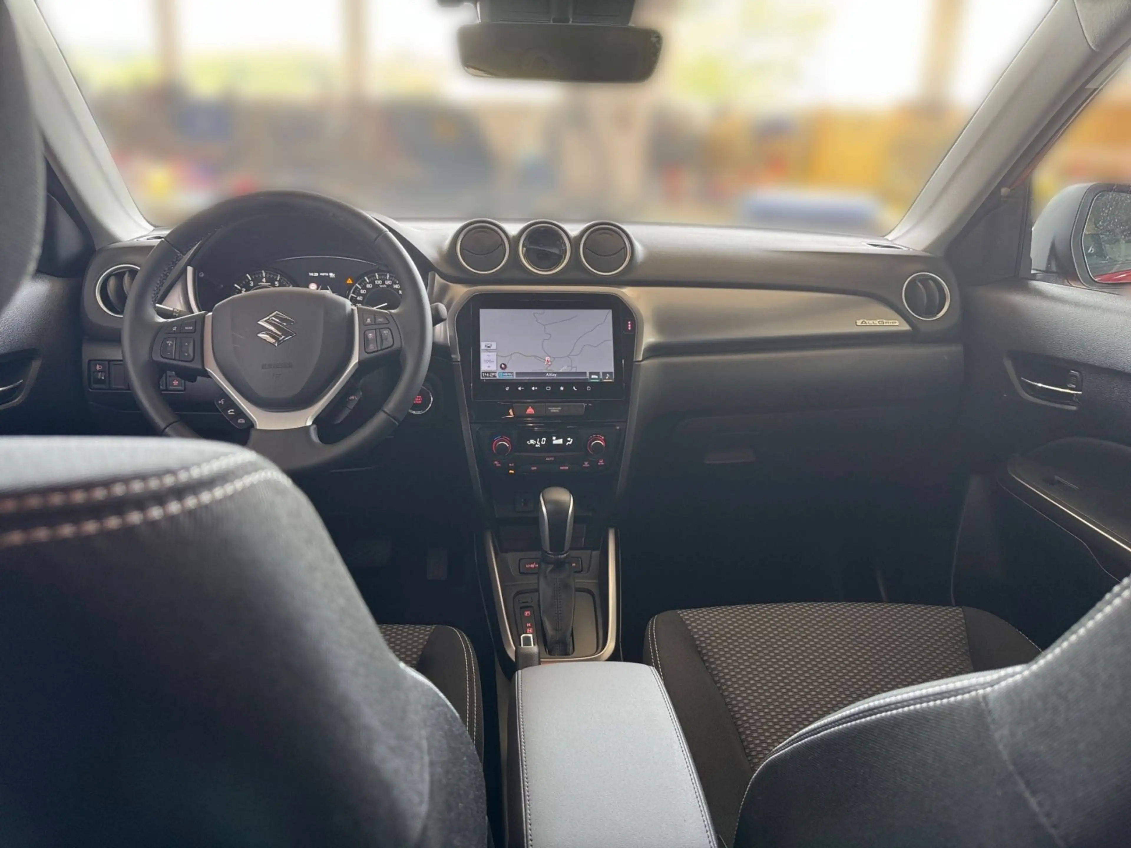 Suzuki Vitara 1.4 Mild-Hybrid Comfort 4x4 *AHK* — photo 10