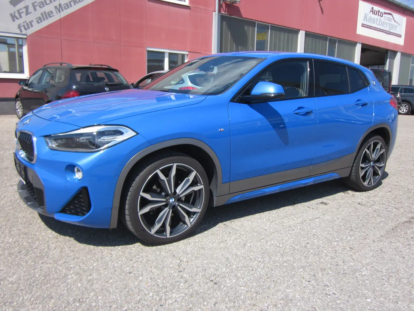 BMW X2 sDrive 18d Advantage Aut. M-Sport X Paket Blauw - 1