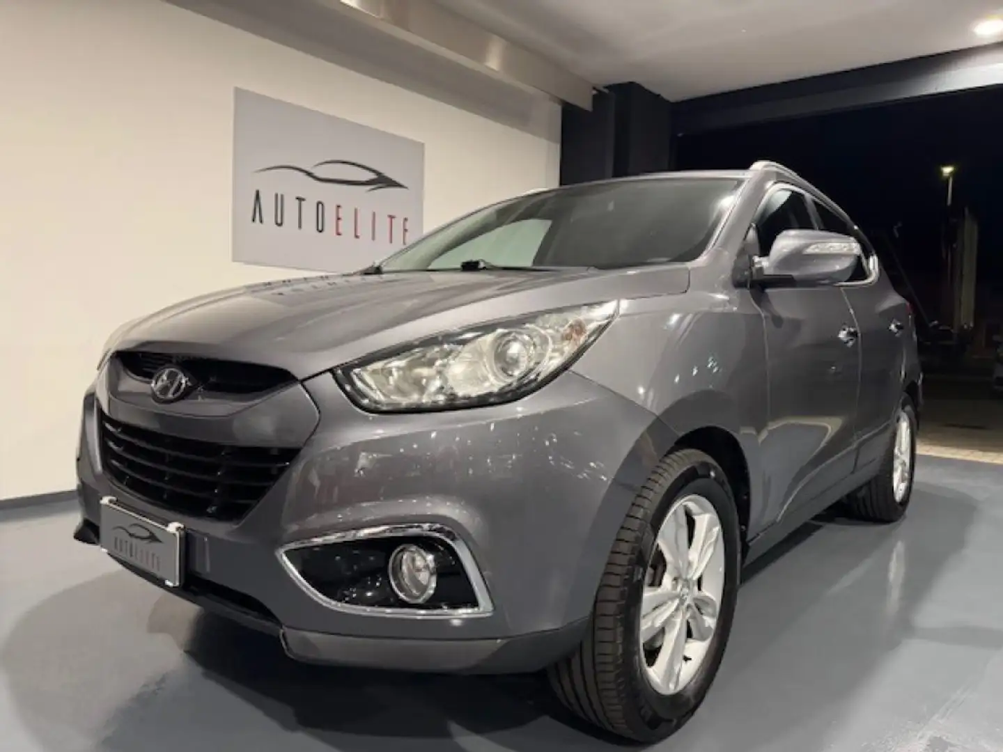 Hyundai iX35 1.7 CRDi 2WD Style Grau - 1