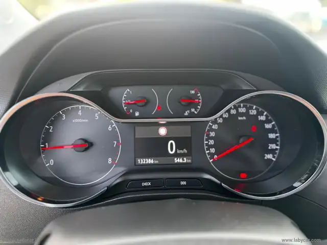 Opel Crossland X view 12