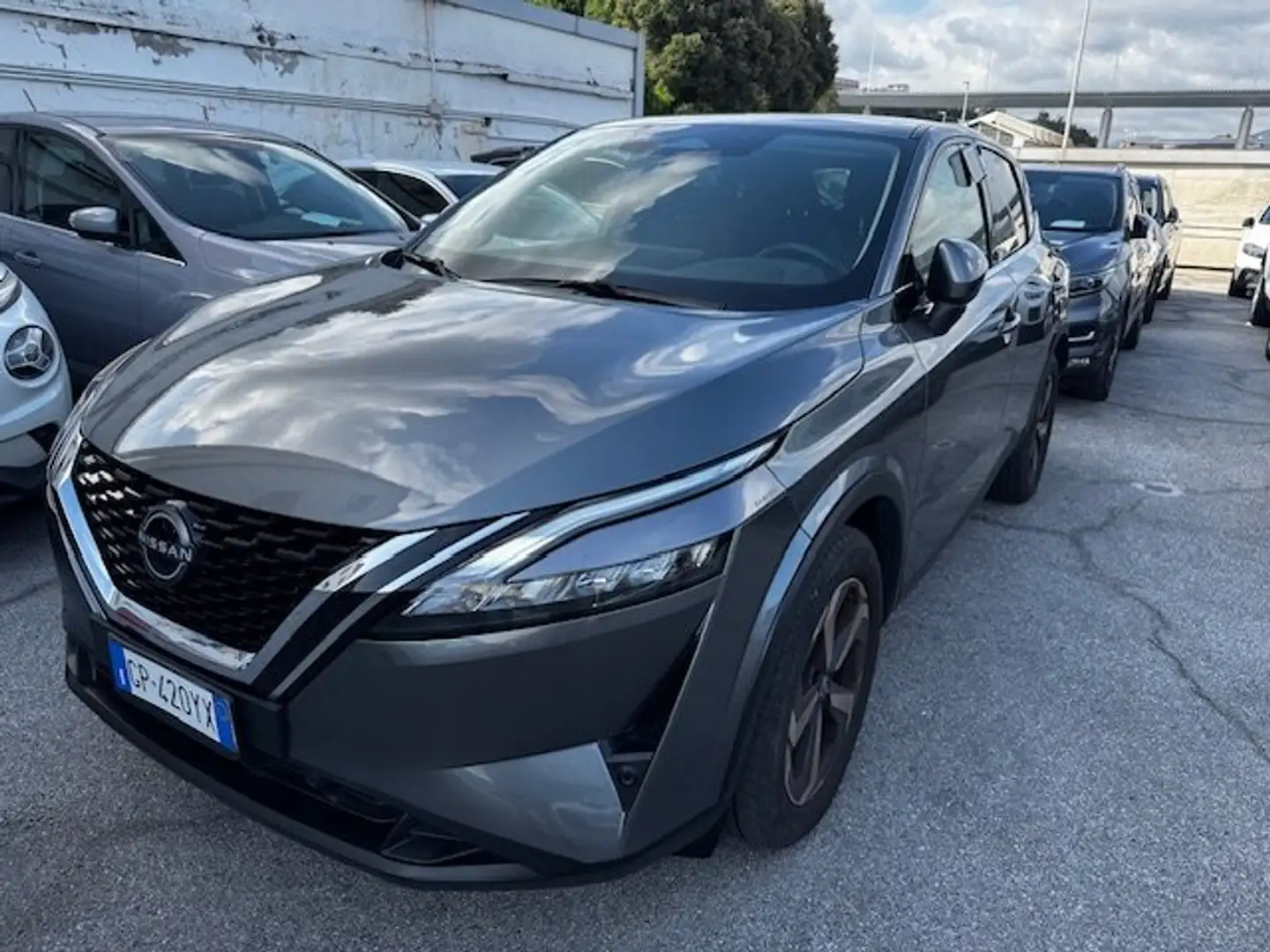 Nissan Qashqai 1.3 mhev N-Connecta 2wd 140cv Aziendale Gris - 1