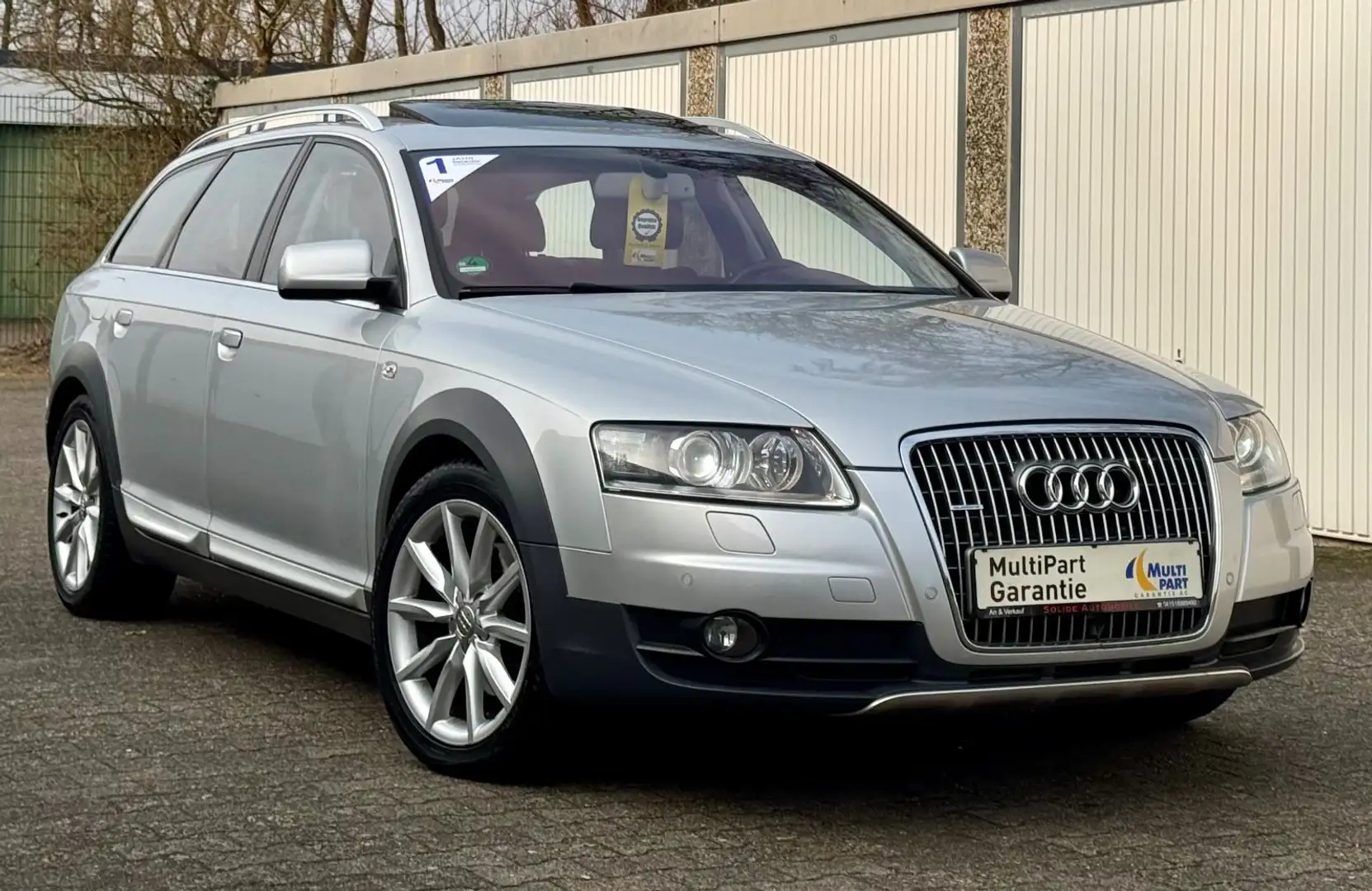 Audi A6 allroad Audi A6 Allroad 3.2 V6 FSI Stříbrná - 1