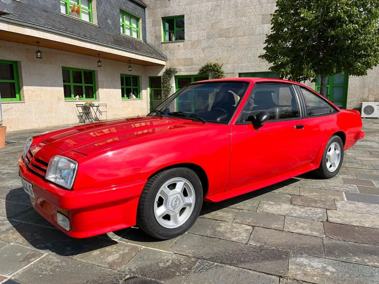 Opel Manta GT-E crvena - 1