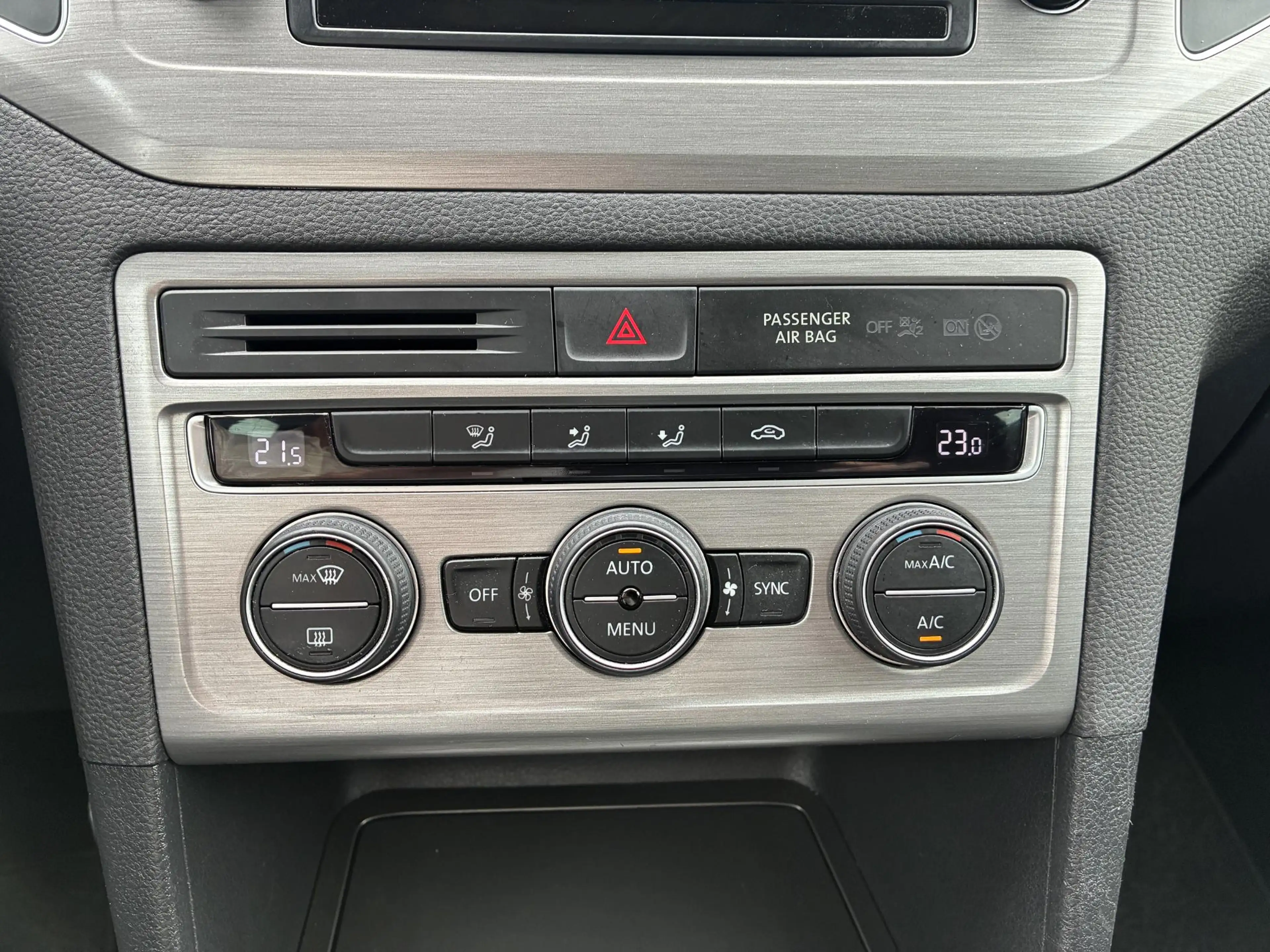 Volkswagen Golf Sportsvan 1.0 TSI Connected Series | Climate control | Navig — photo 8
