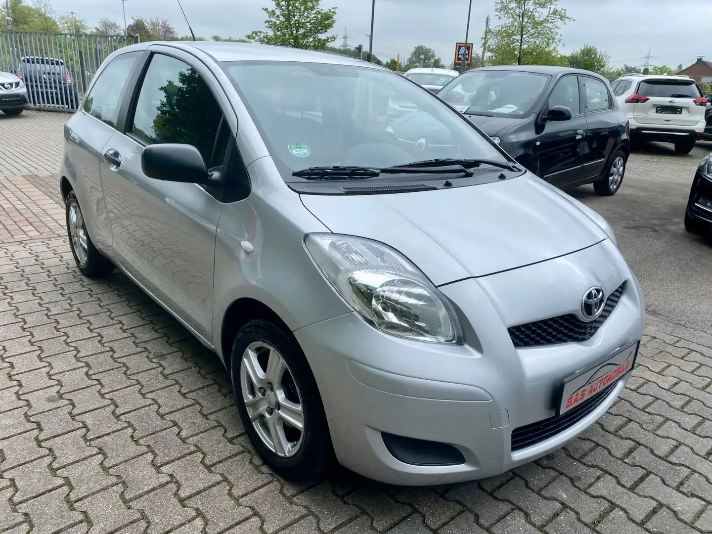 Toyota Yaris Cool+/1Hand/Gepflegter Zustand Silber - 1
