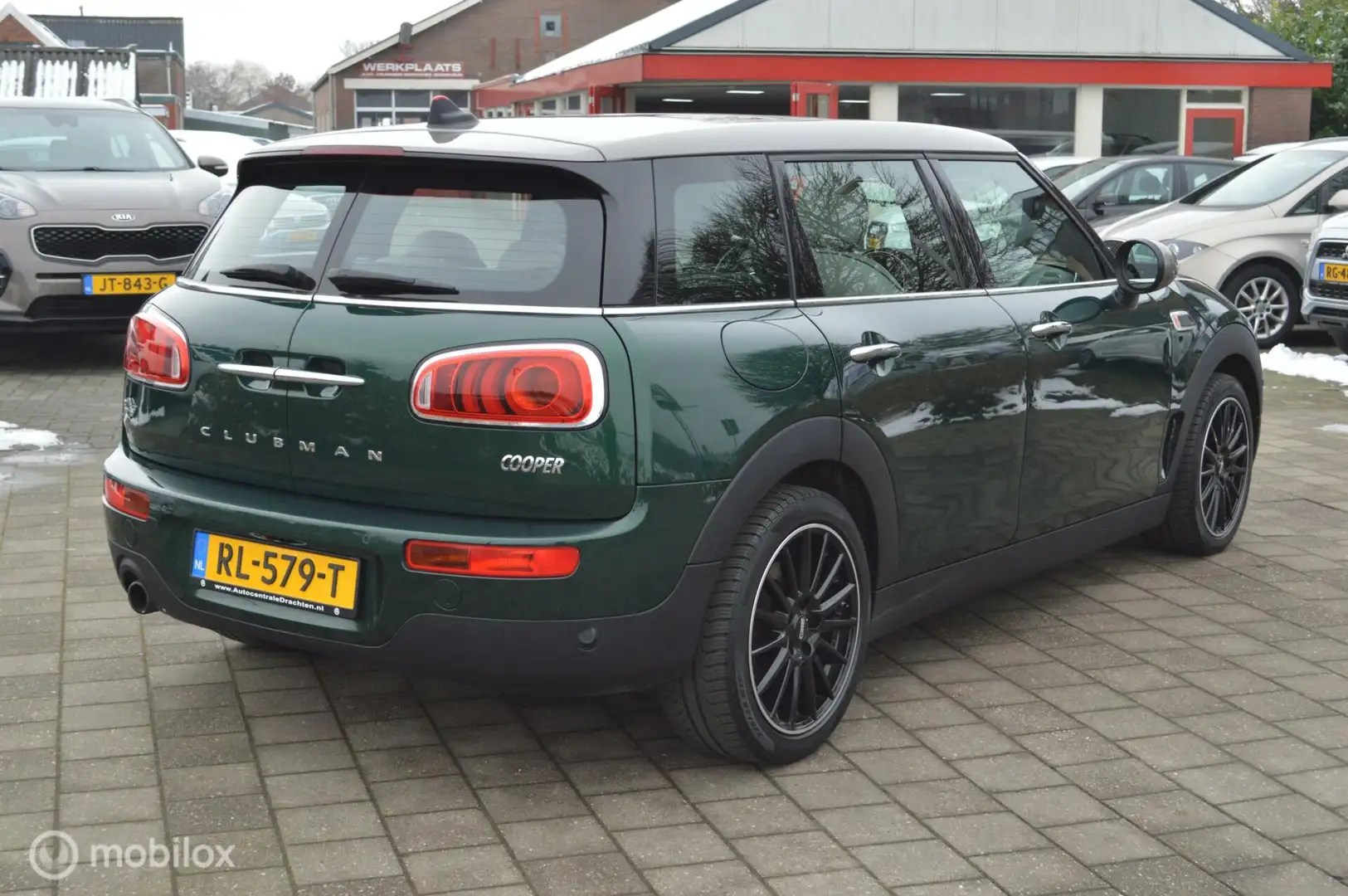 MINI Cooper Clubman 1.5 Chili Serious Business Groen - 2