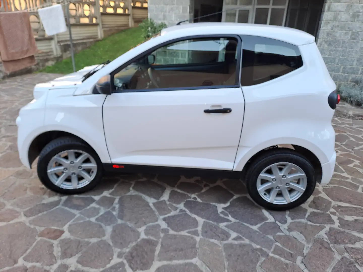 Aixam Mega Minauto Weiß - 2