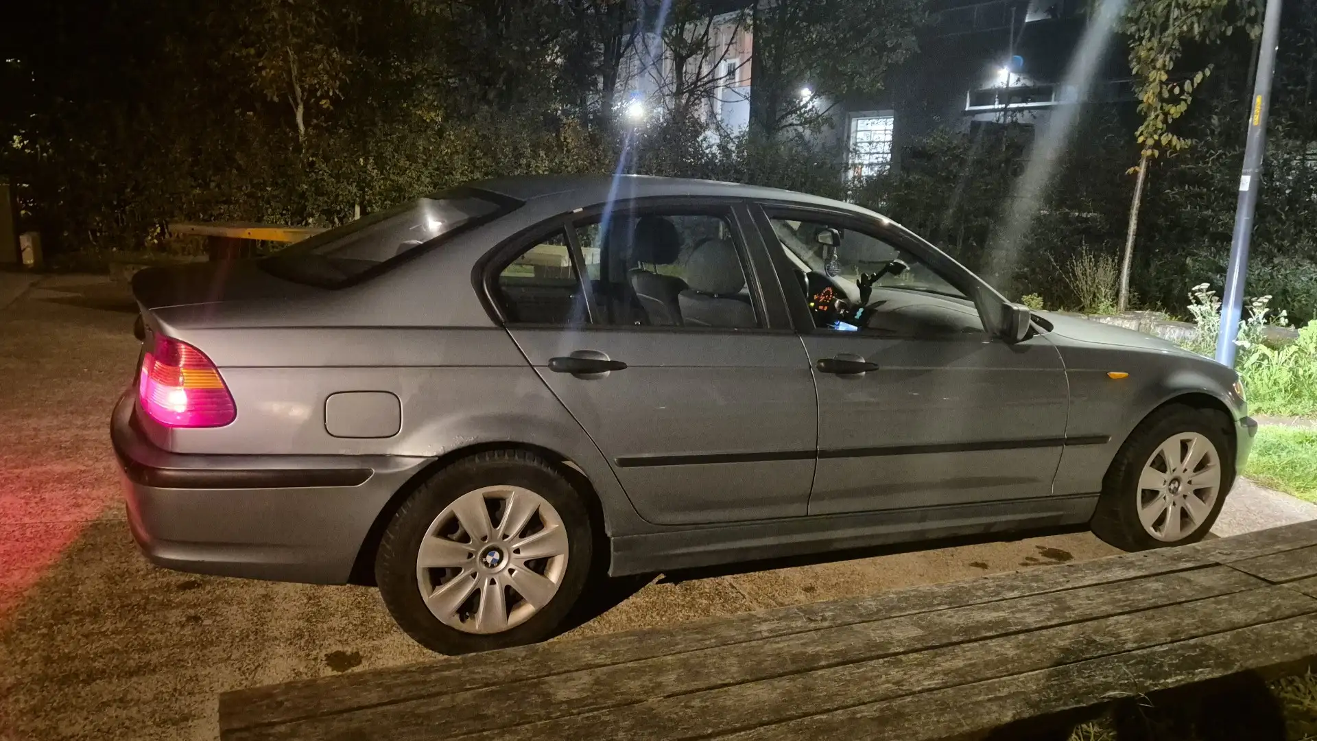 BMW 318 BMW 318i (2003) | 180.000 km | Benzine | Navigatie Kék - 1