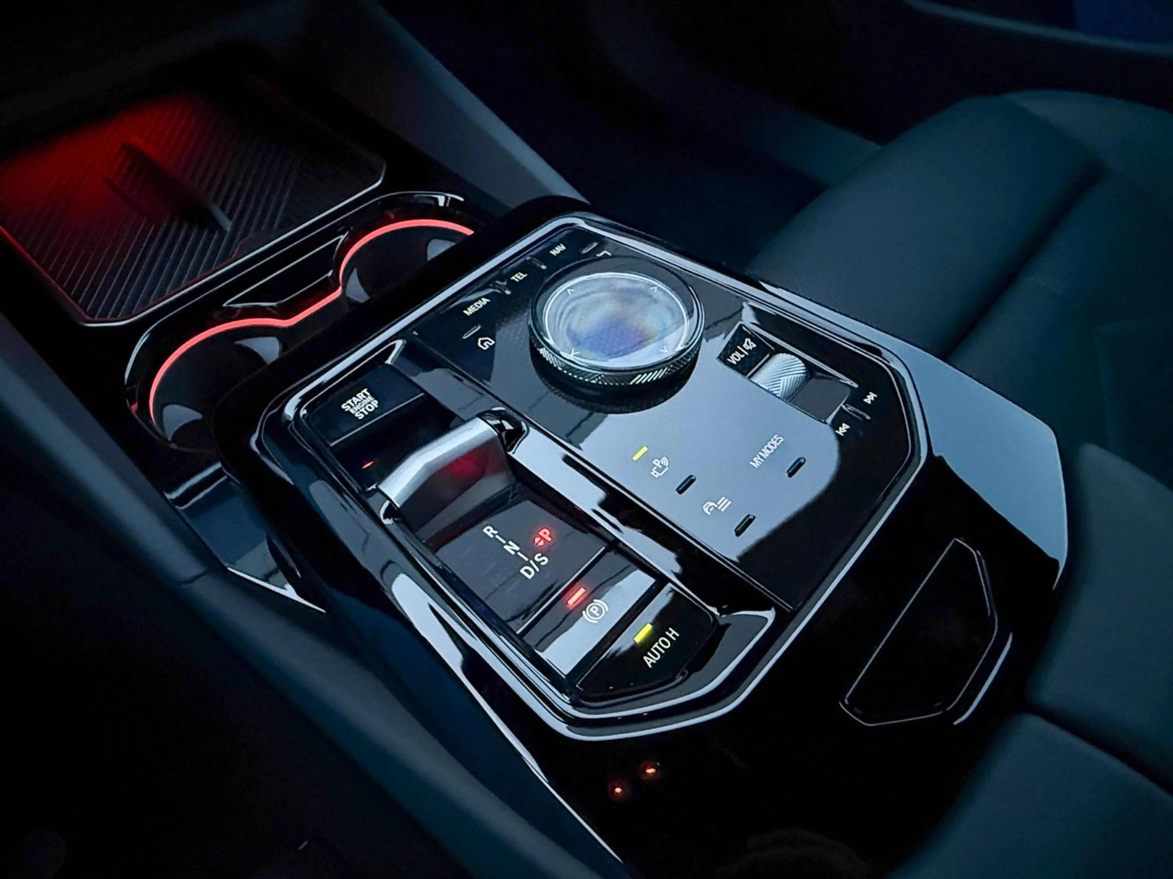 BMW 550 e xDrive M Sport Pro*B&W*Sitzbelüftung*360° — photo 25