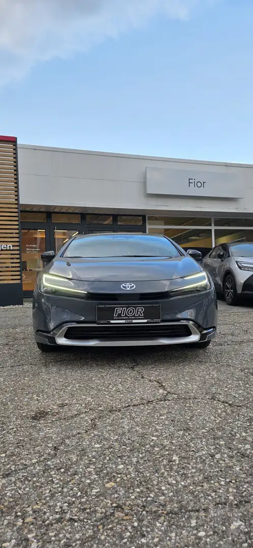 Toyota Prius Plug-in Hybrid Advanced Grau - 2