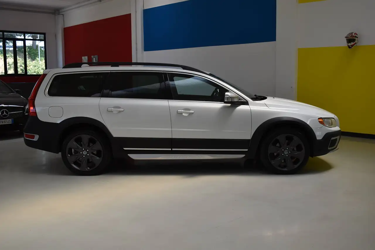 VOLVO XC70 D5 2.4 215CH KINETIC AWD