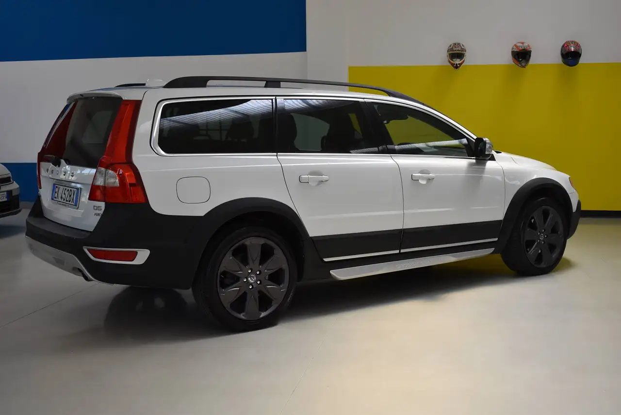 VOLVO XC70 D5 2.4 215CH KINETIC AWD