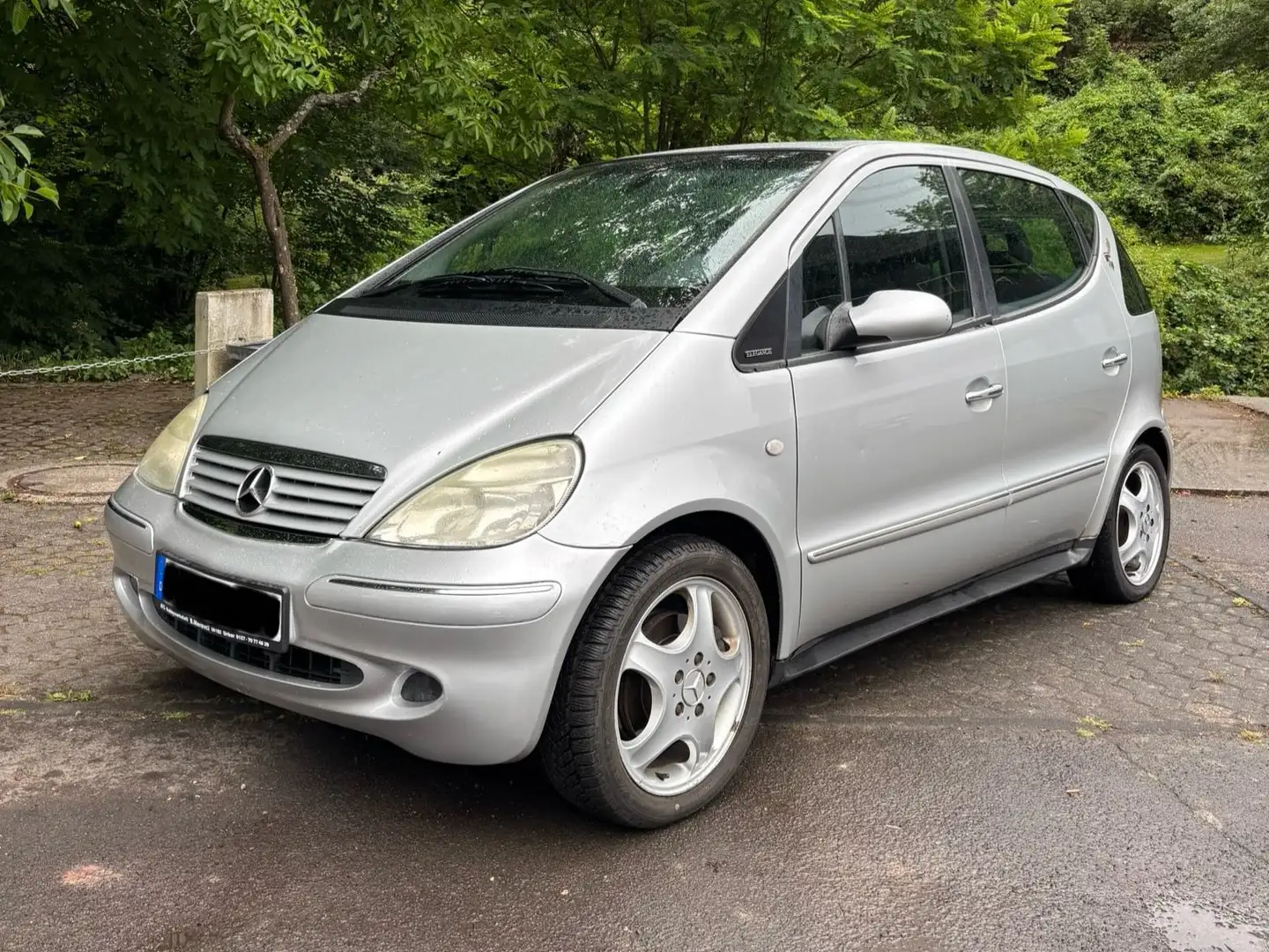 Mercedes-Benz A 190 Elegance Grau - 2