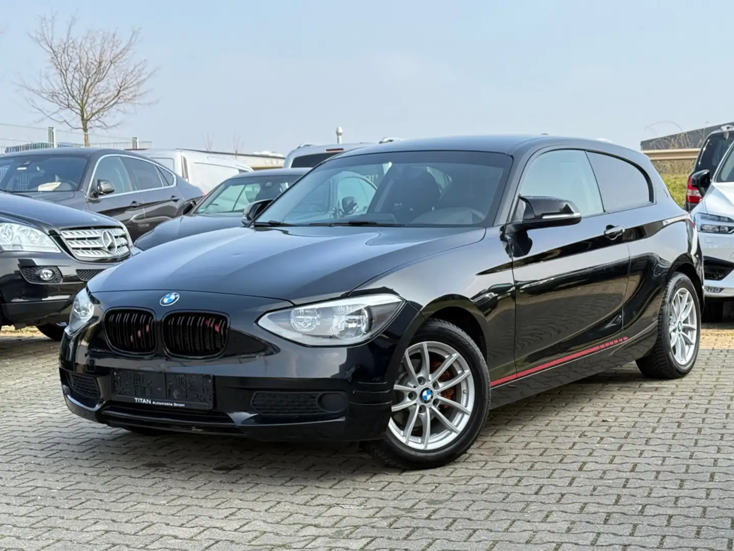 BMW 114 i Advantage TÜV neu SHZ Klima ZV Kette.neu Zwart - 1