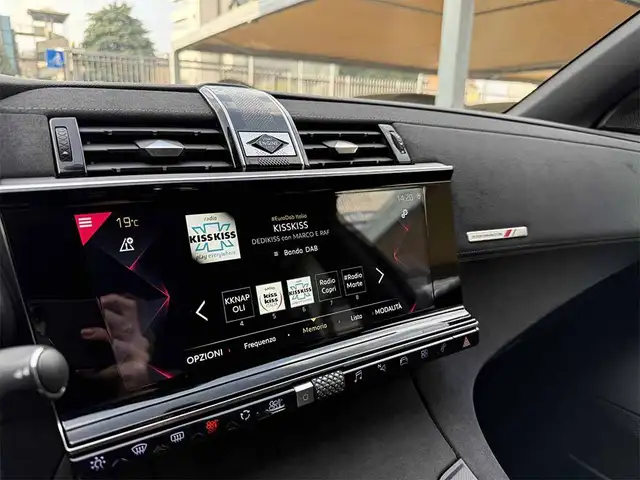 DS Automobiles DS 7 Crossback view 17