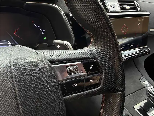 DS Automobiles DS 7 Crossback view 13