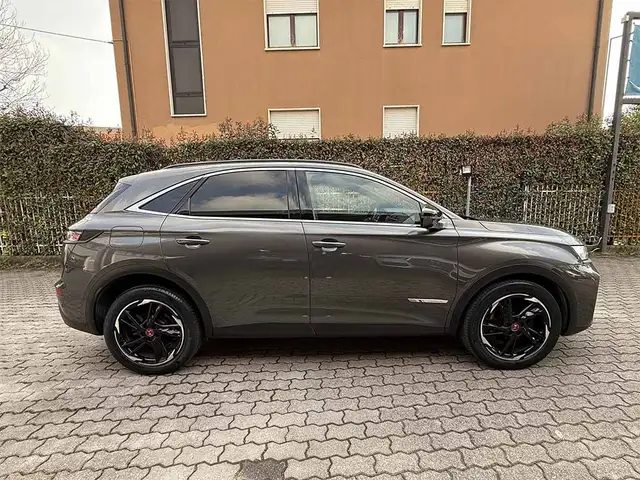 DS Automobiles DS 7 Crossback view 4