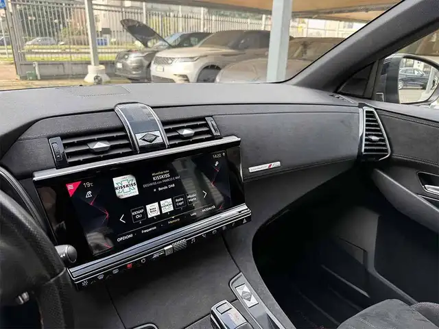 DS Automobiles DS 7 Crossback view 15