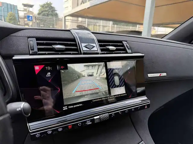 DS Automobiles DS 7 Crossback view 18