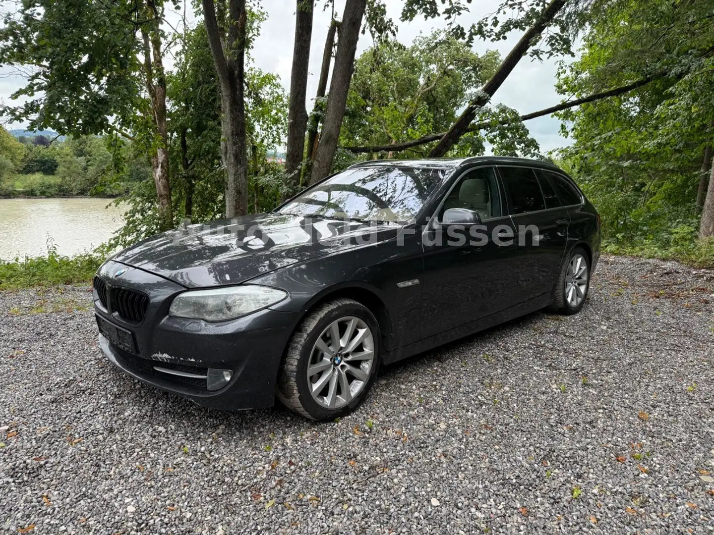 BMW 525 d xDrive Touring Aut Pano HUD MOTORSCHADEN Gri - 1