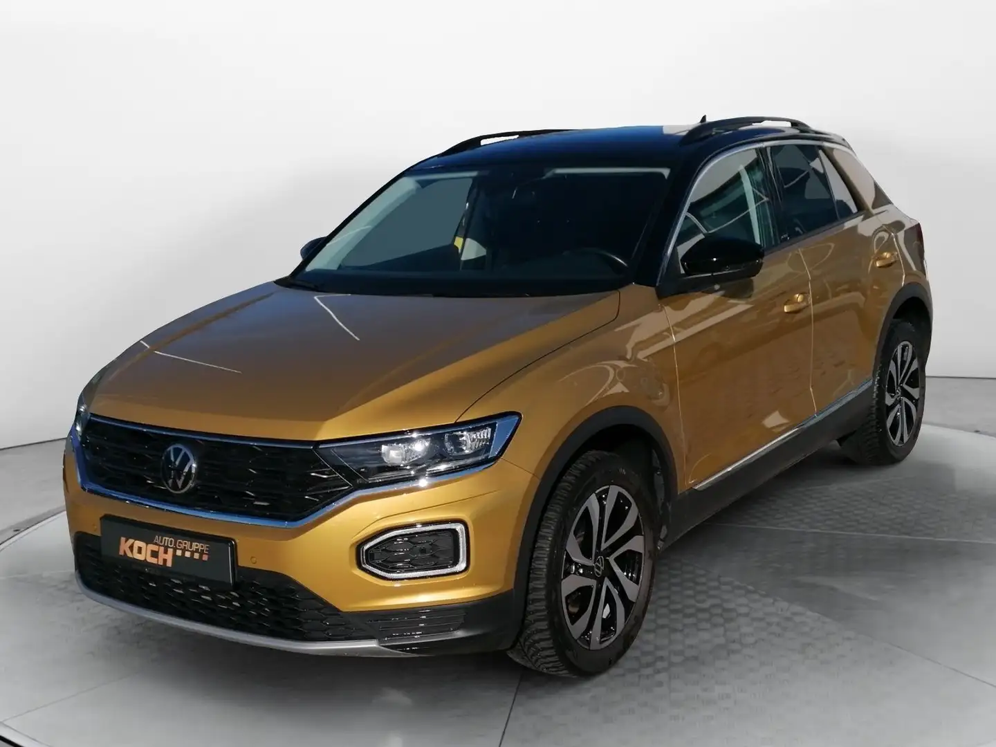 Volkswagen T-Roc 1.5TSI Avtive DSG Pano Navi LED Kamera Geel - 2