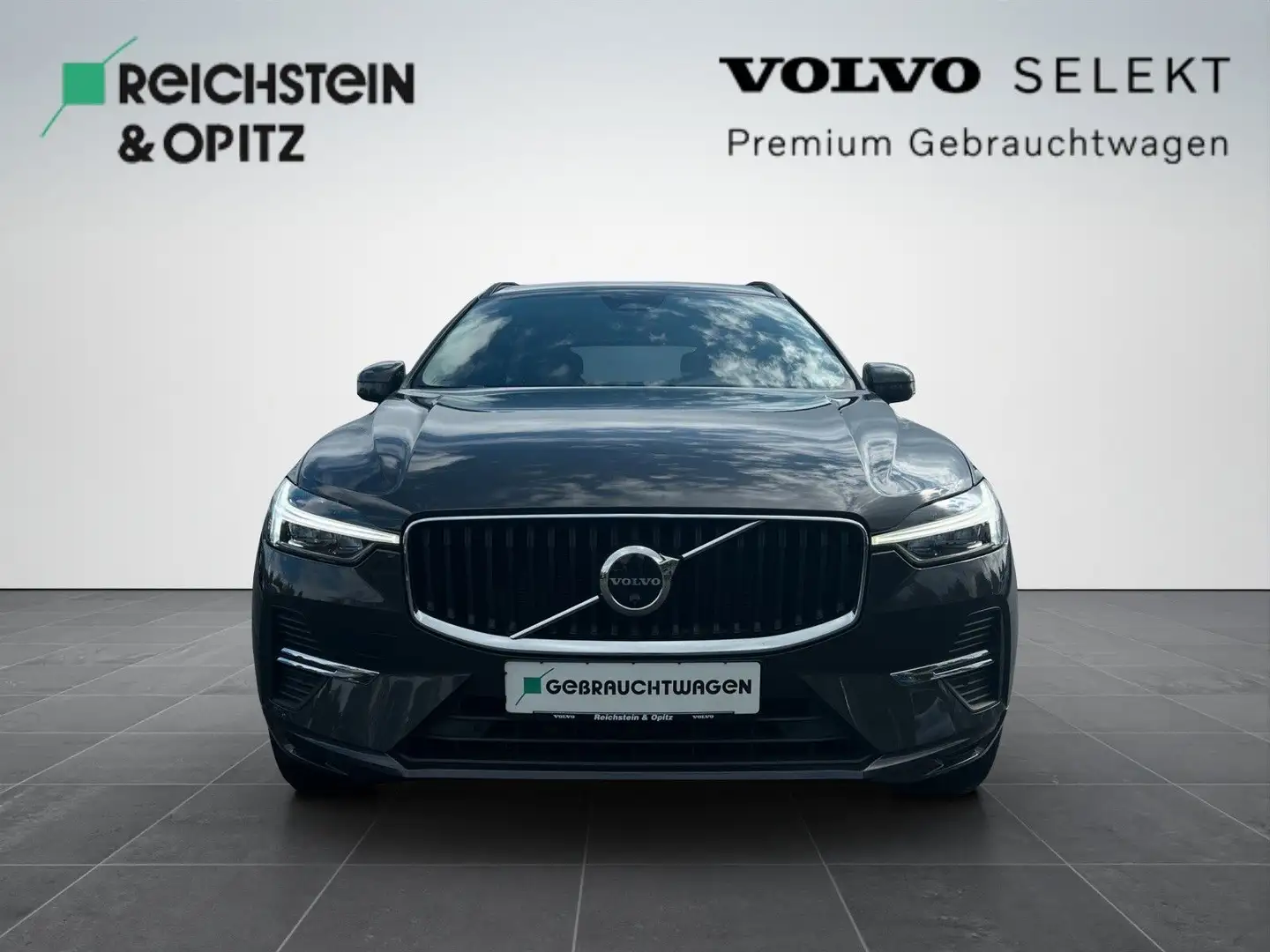 Volvo XC60 B4 Momentum Pro Geartronic/Keyless/DAB Grau - 2