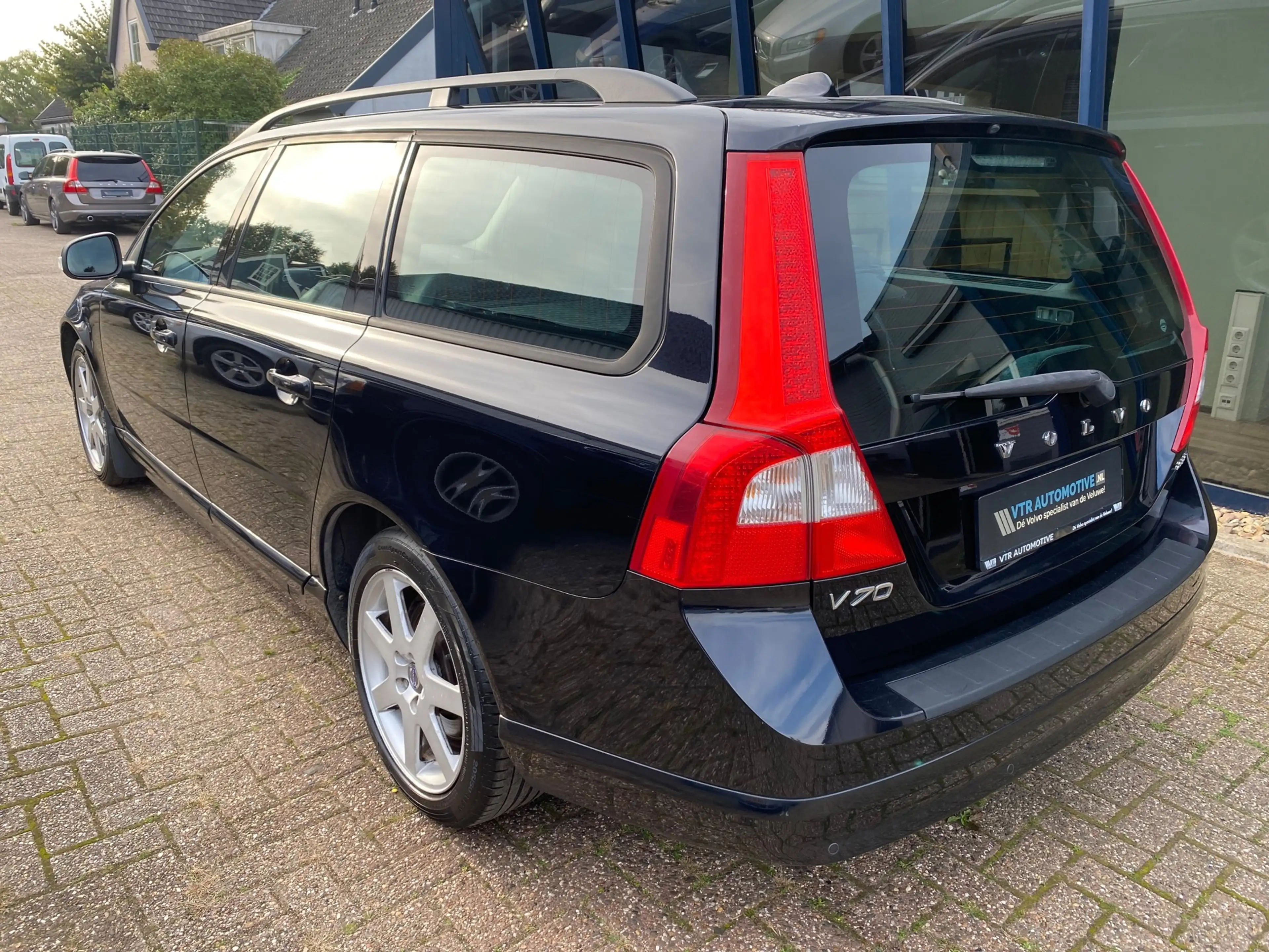 Volvo V70 2.5FT Momentum Automaat H.LEER / XENON / Youngtime — photo 2