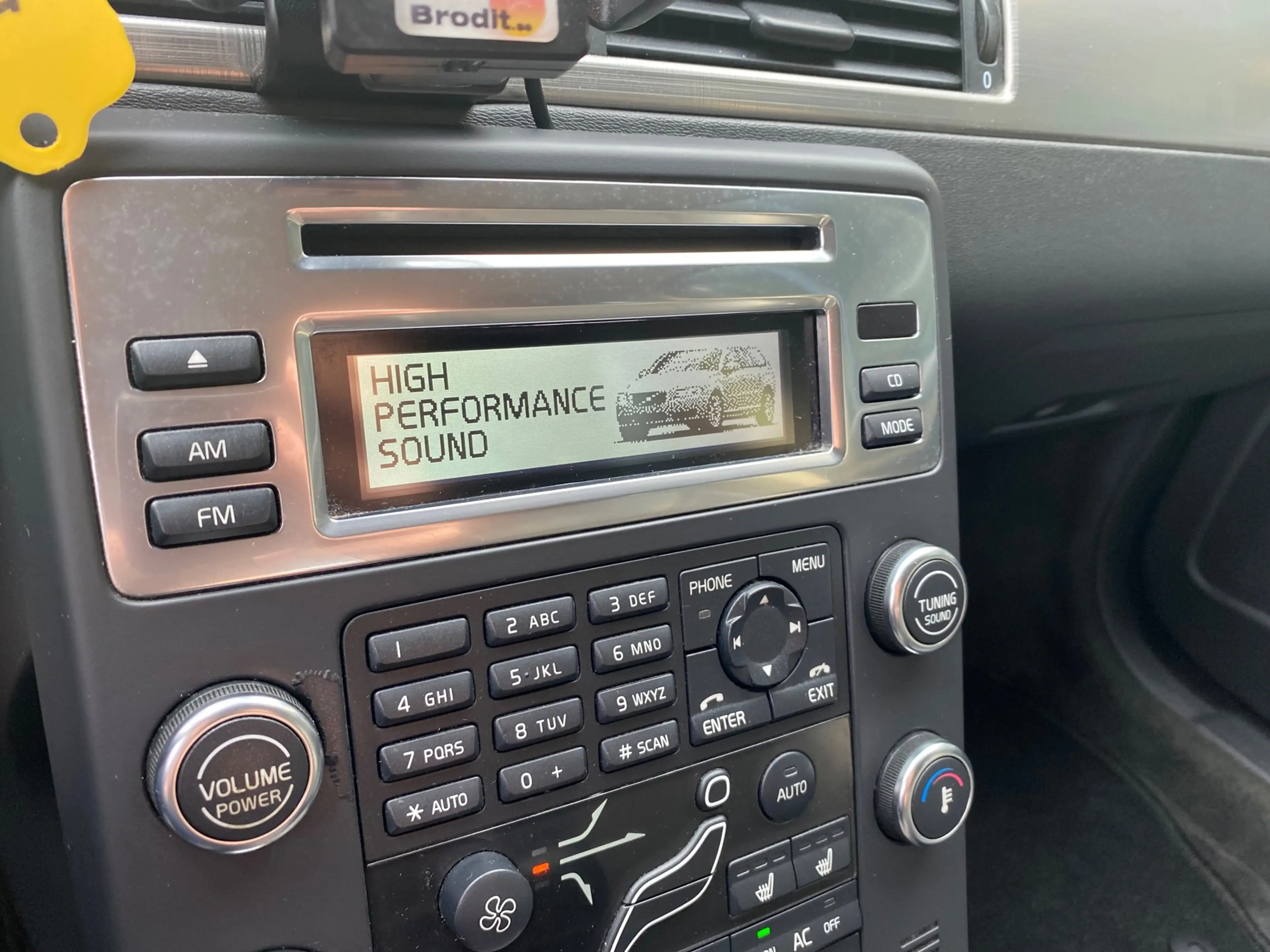 Volvo V70 2.5FT Momentum Automaat H.LEER / XENON / Youngtime — photo 16