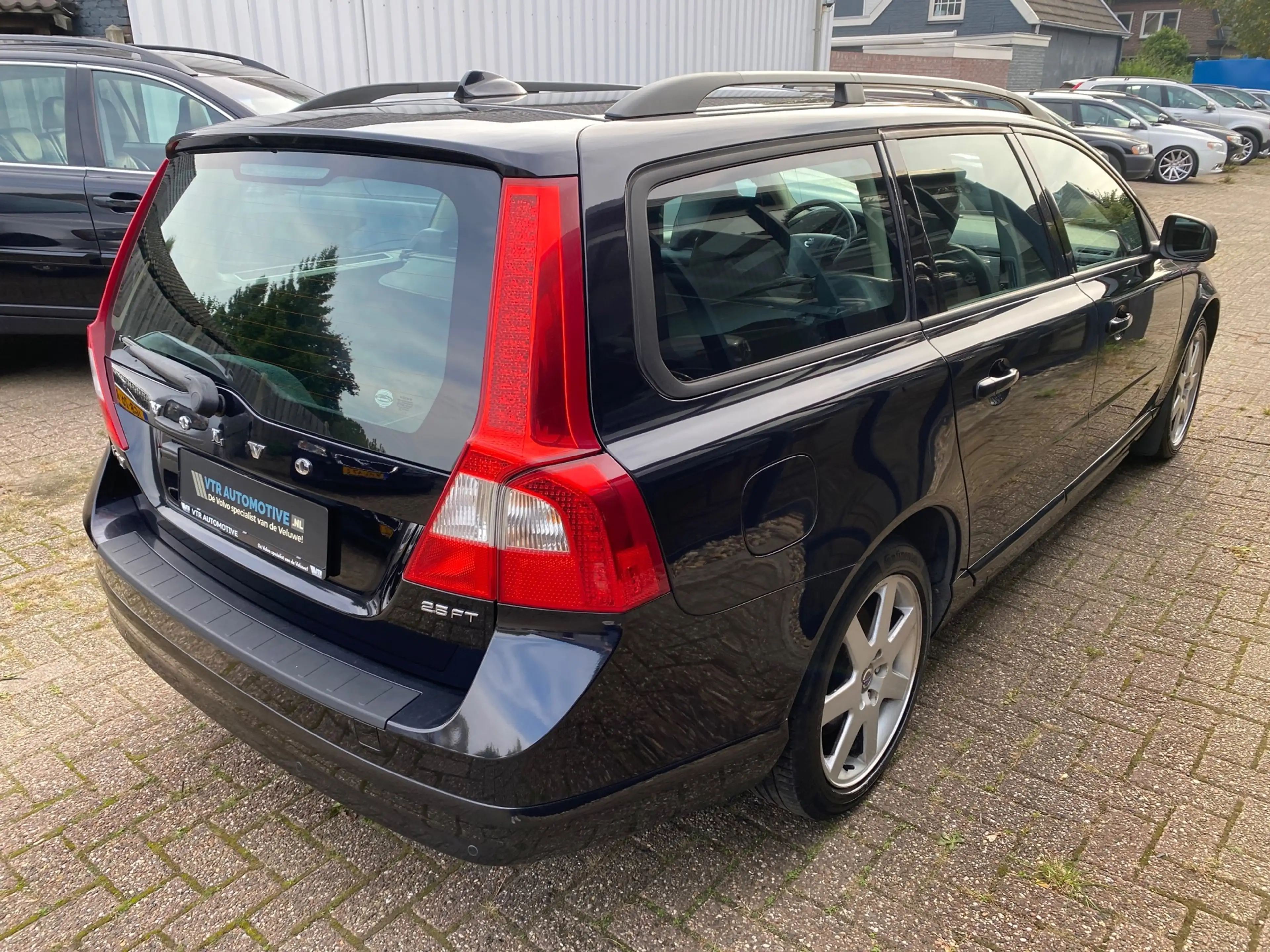 Volvo V70 2.5FT Momentum Automaat H.LEER / XENON / Youngtime — photo 4