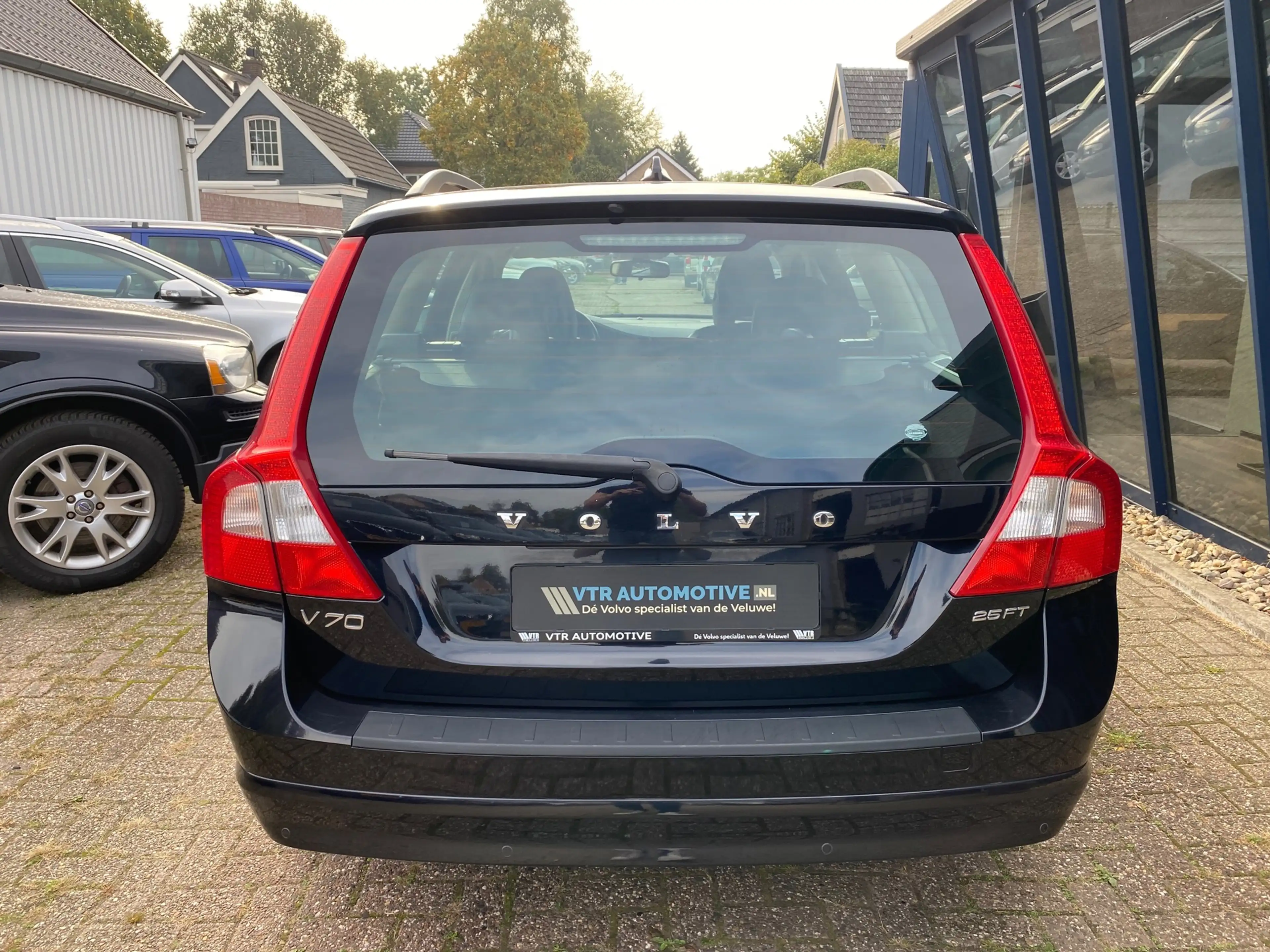 Volvo V70 2.5FT Momentum Automaat H.LEER / XENON / Youngtime — photo 3